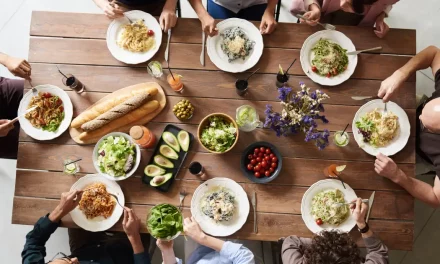 American Eating Habits: How the U.S. Dines, Diets & Delights in 2025